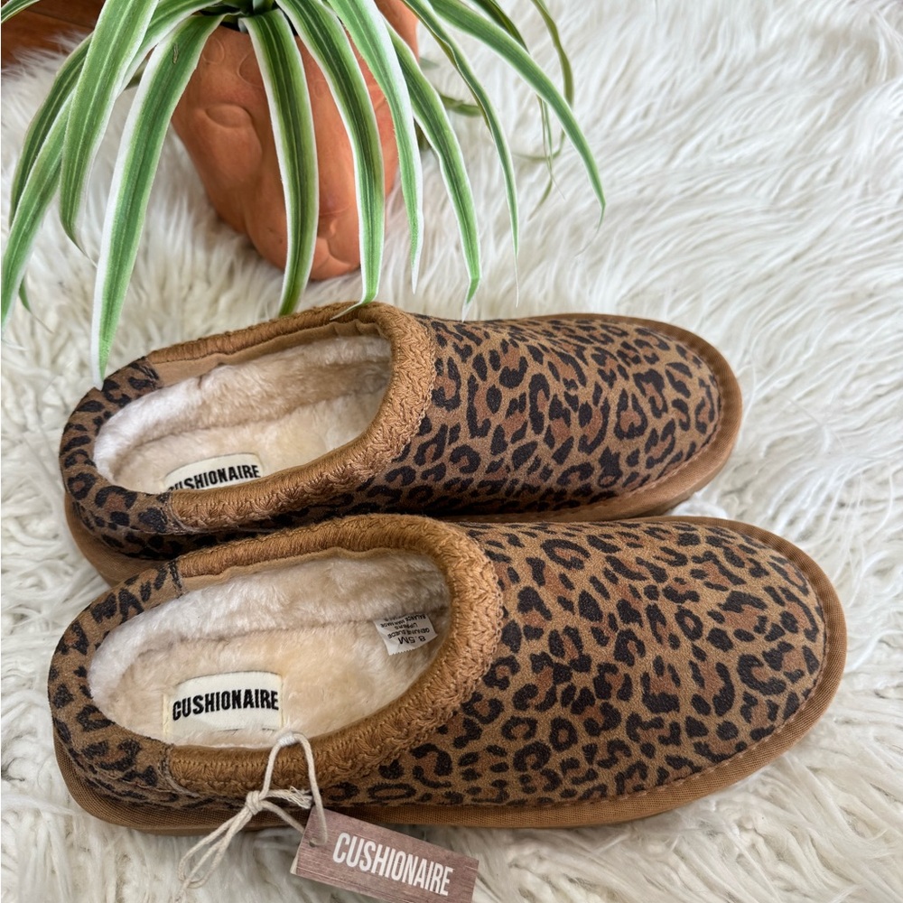 New🌿Cushionaire Women's Leopard Print Slippers - Picture 4 of 5